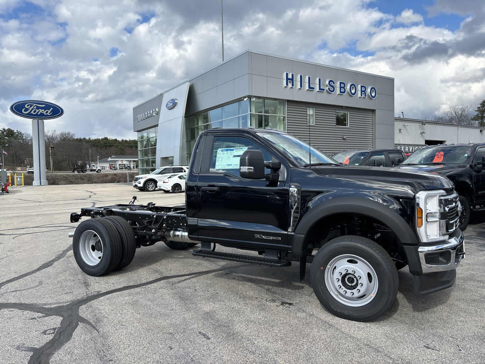 2024 Ford Super Duty F-600 DRW XL