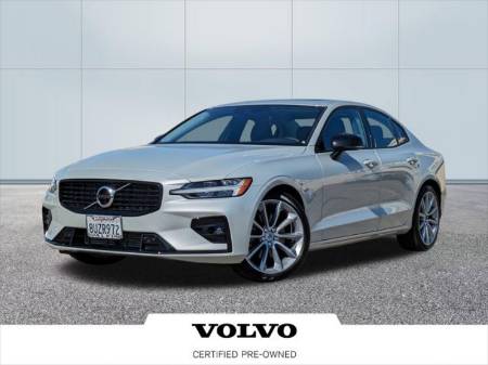 2021 Volvo S60 T5 Momentum