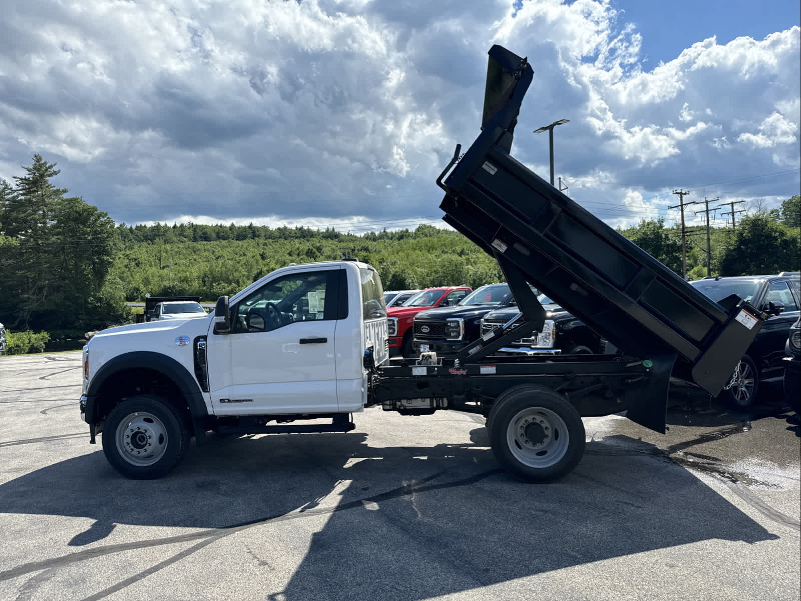 2024 Ford Super Duty F-550 DRW XL