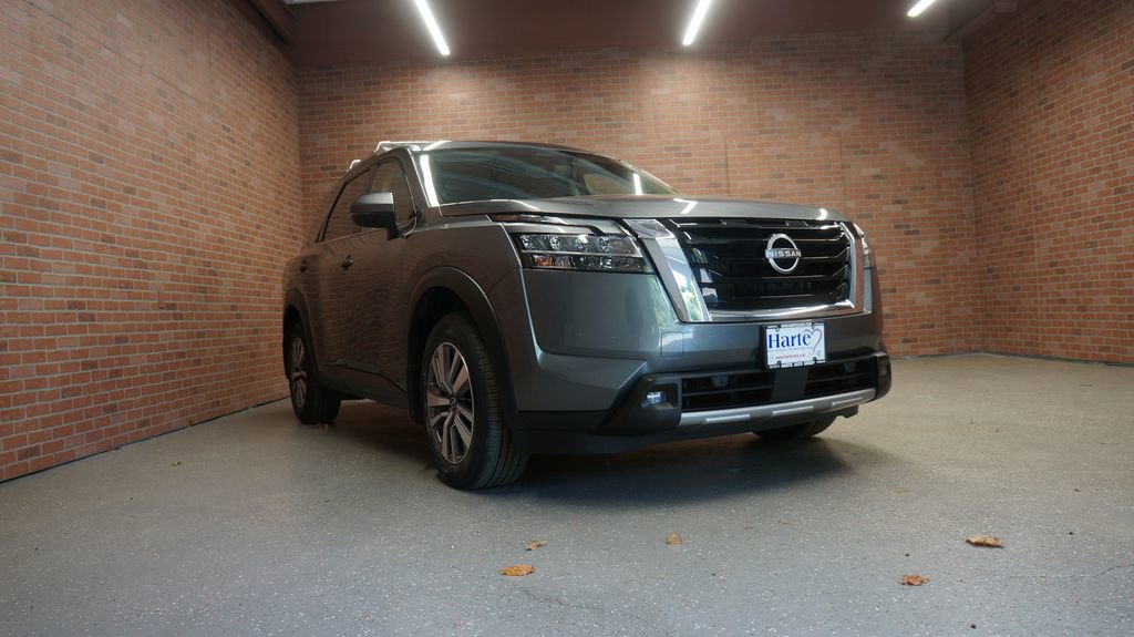 2022 Nissan Pathfinder SL