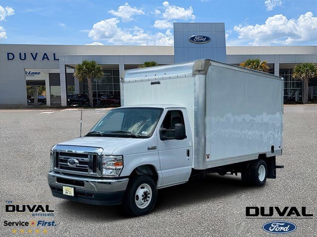 2023 Ford E-450SD Base