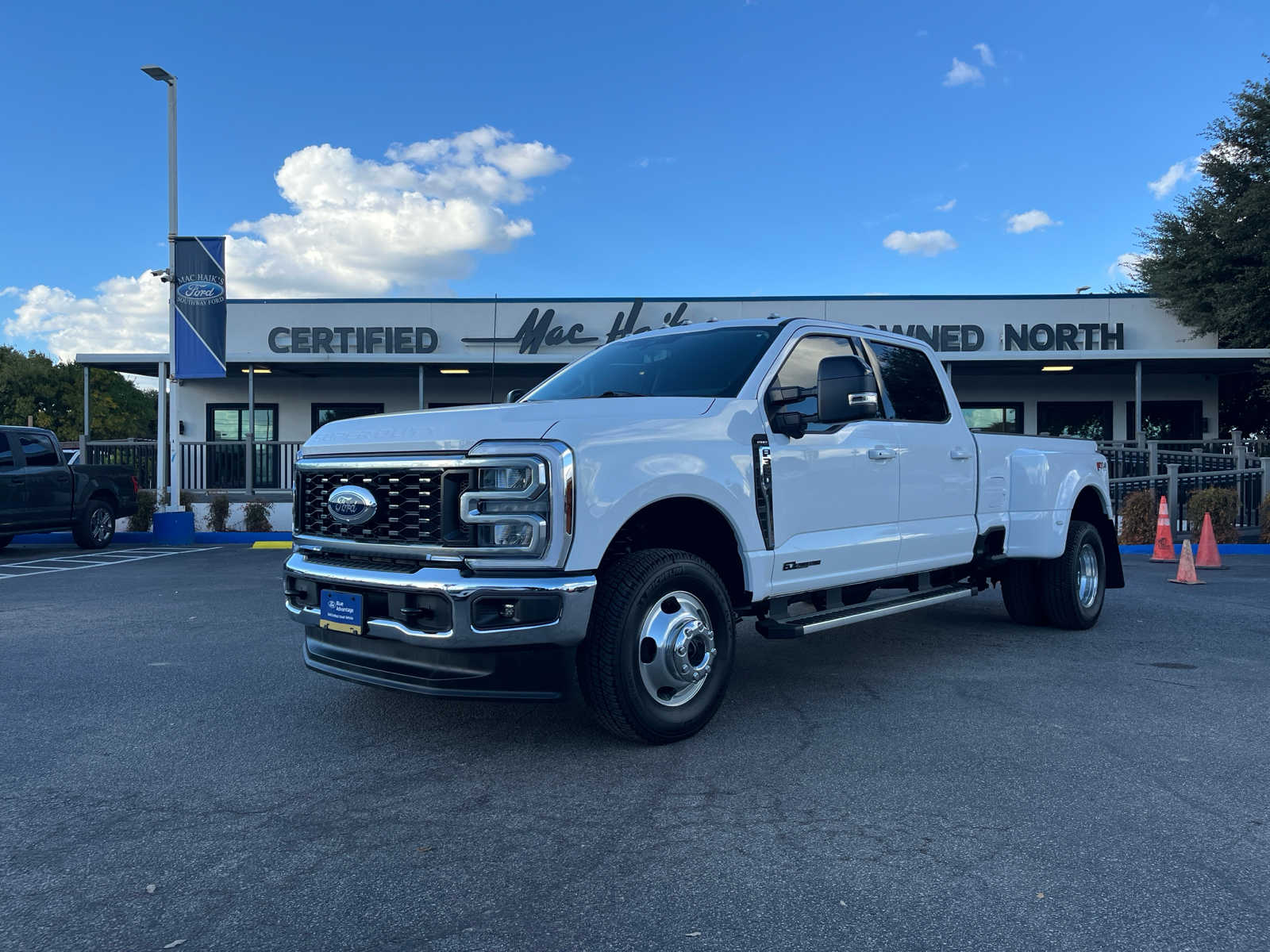 2024 Ford Super Duty F-350 DRW LARIAT