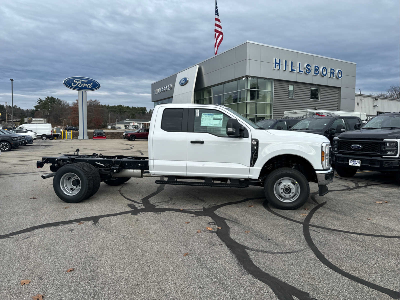 2024 Ford Super Duty F-350 DRW XL