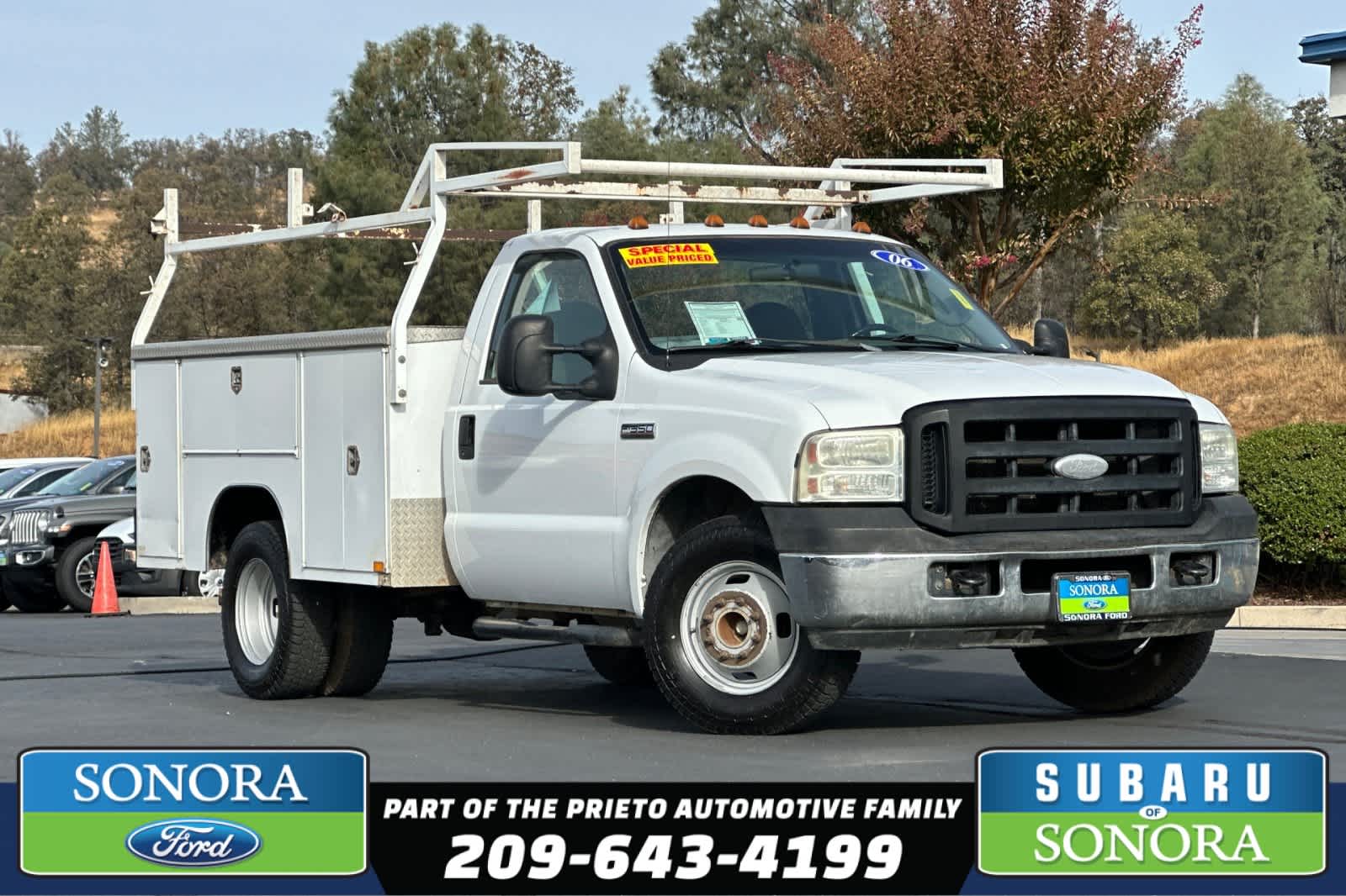 2006 Ford Super Duty F-350 DRW XL Reg Cab 165 WB 84 CA