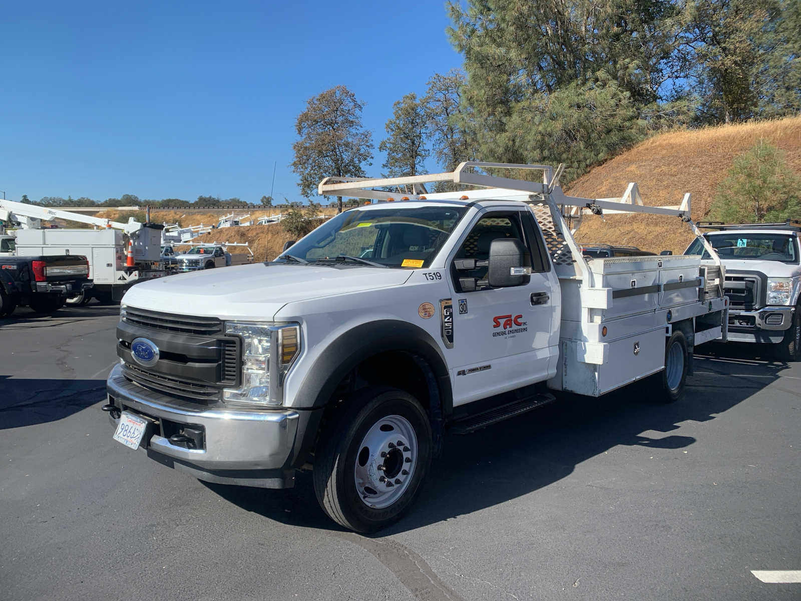 2019 Ford Super Duty F-450 DRW XL 2WD Reg Cab 169 WB 84 CA