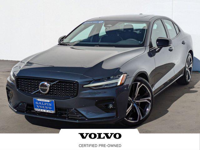 2024 Volvo S60 B5 Core Dark Theme