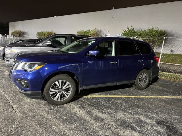 2017 Nissan Pathfinder SL