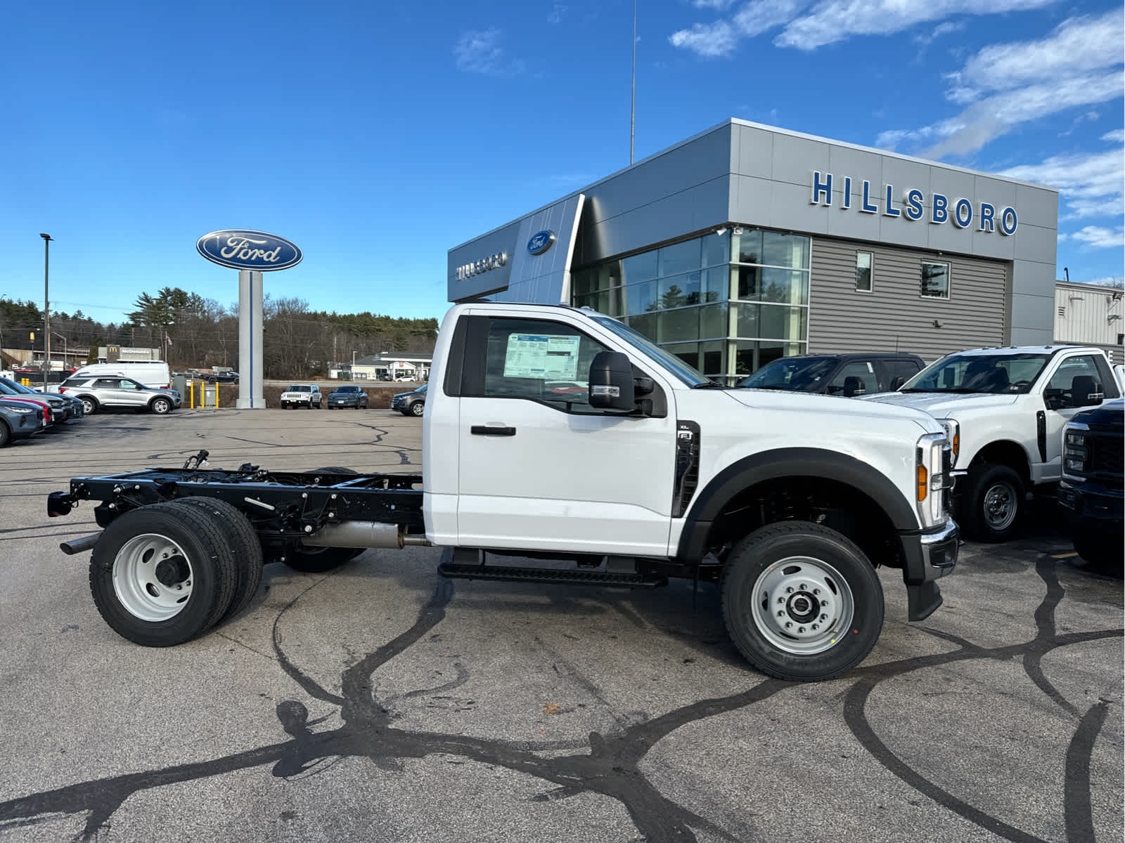 2024 Ford Super Duty F-600 DRW XL