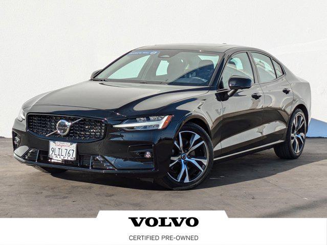 2024 Volvo S60 Plus Dark Theme