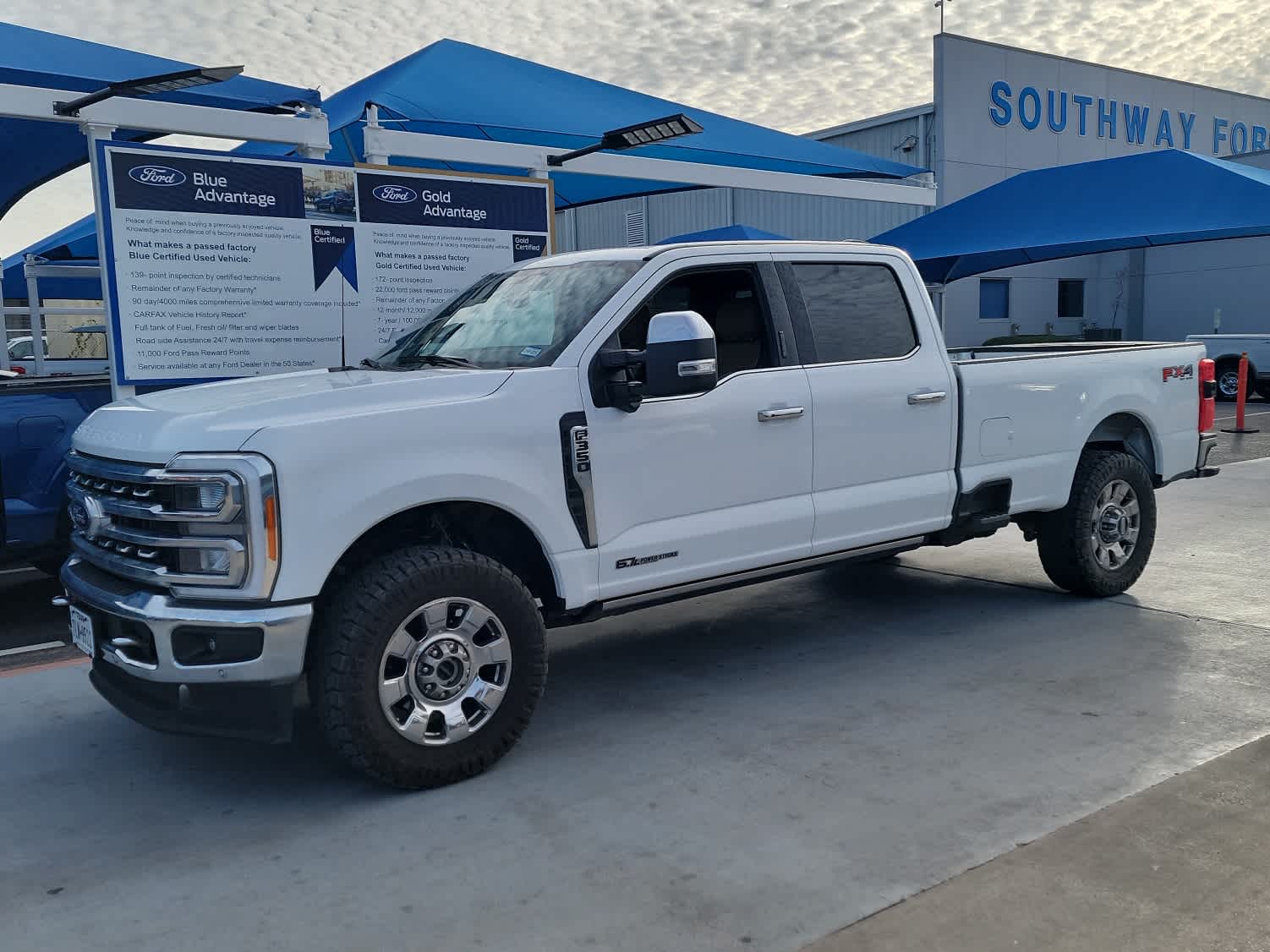 2023 Ford Super Duty F-350 SRW LARIAT