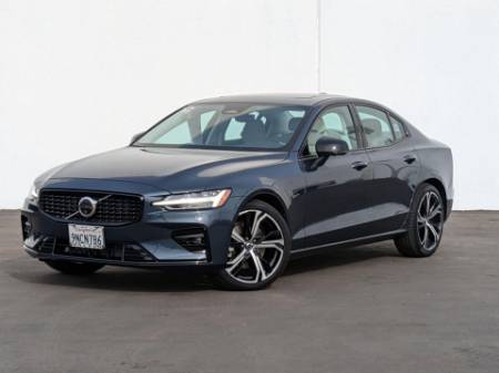 2024 Volvo S60 B5 Plus Dark Theme