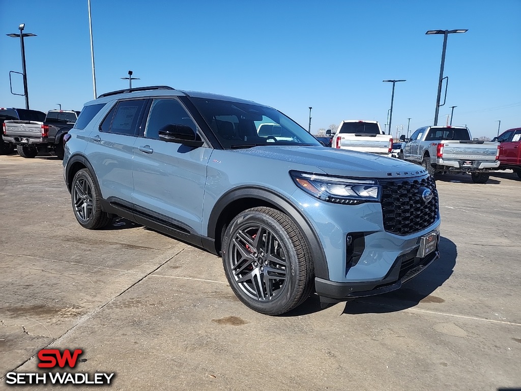 2025 Ford Explorer ST-Line