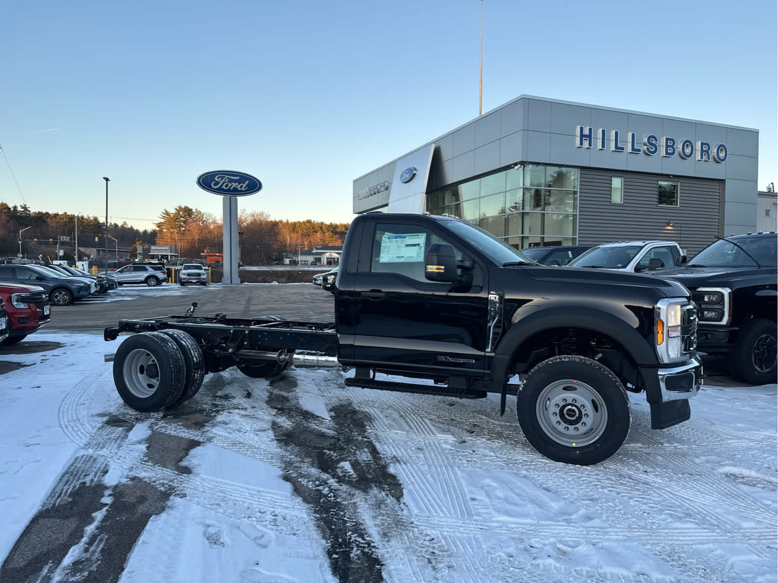 2024 Ford Super Duty F-600 DRW XL