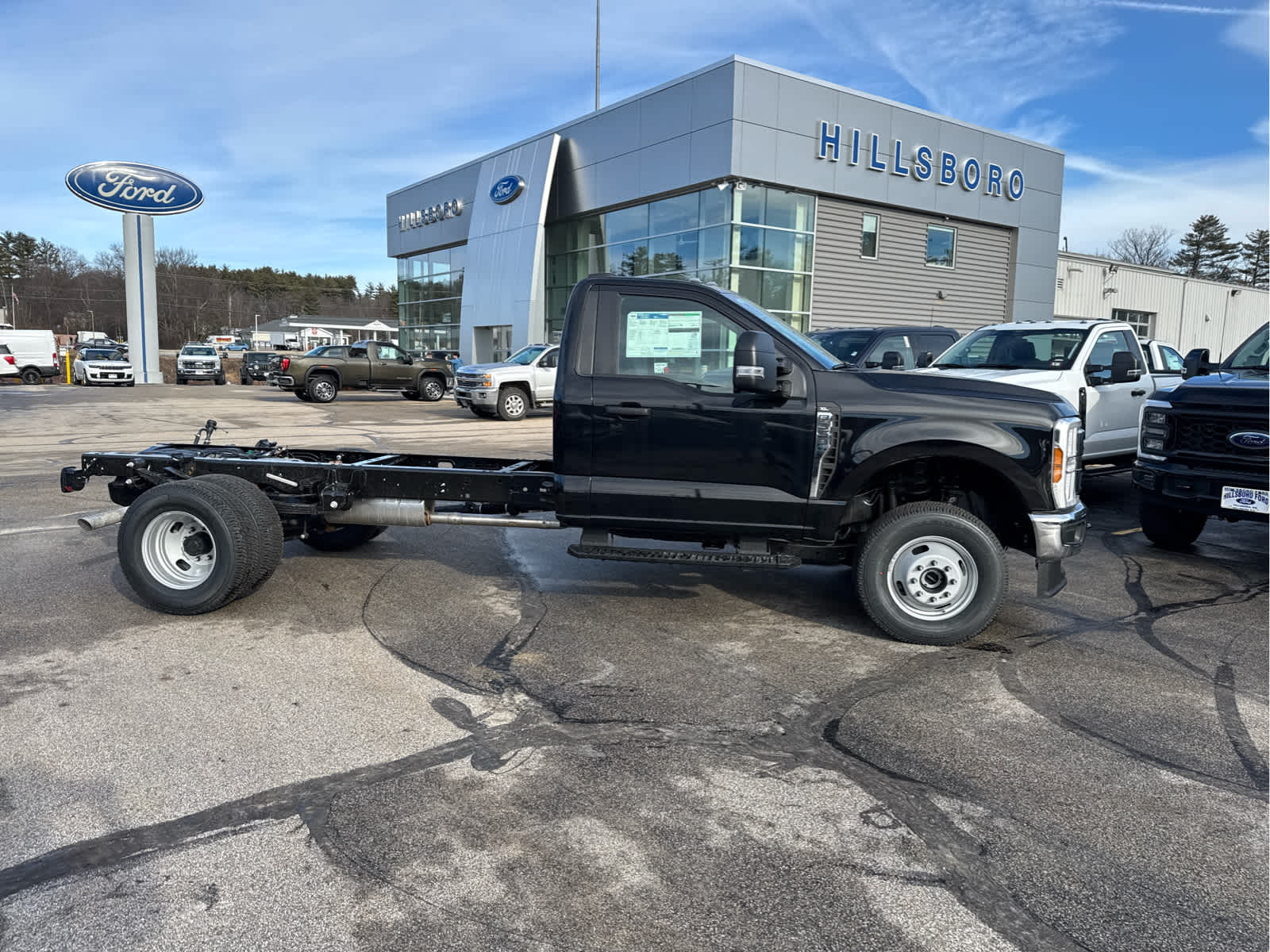 2024 Ford Super Duty F-350 DRW XL