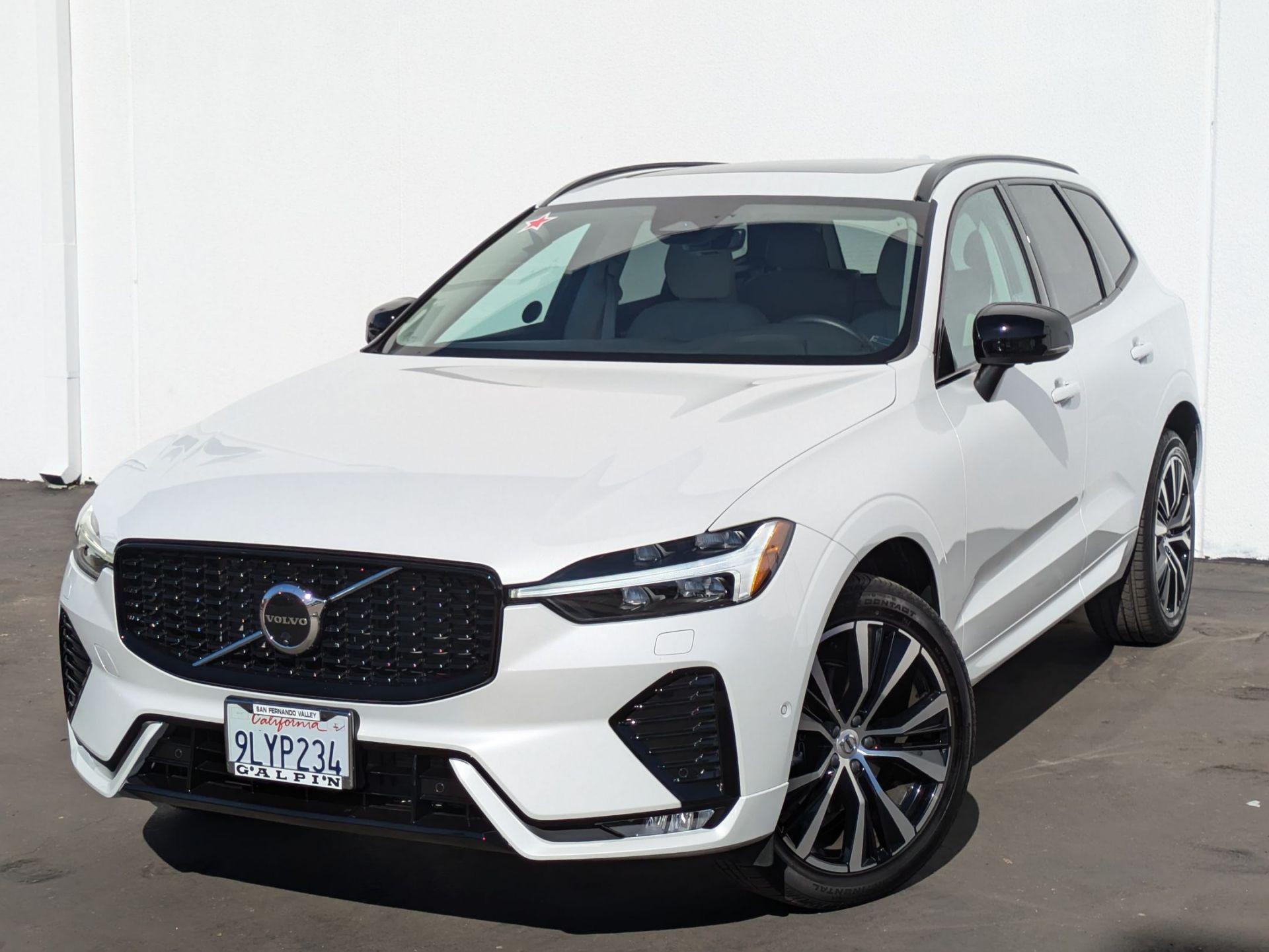 2024 Volvo XC60 B5 Plus Dark Theme