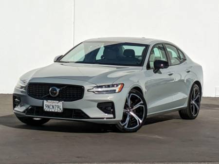 2024 Volvo S60 B5 Plus Dark Theme