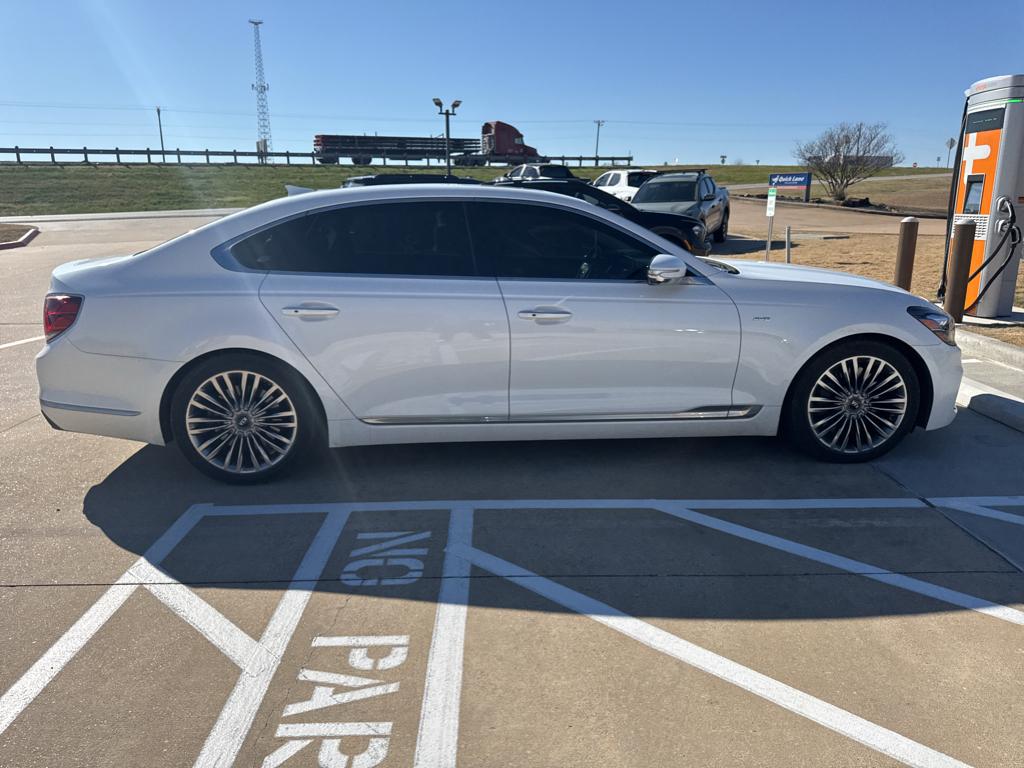 2019 Kia K900 Luxury