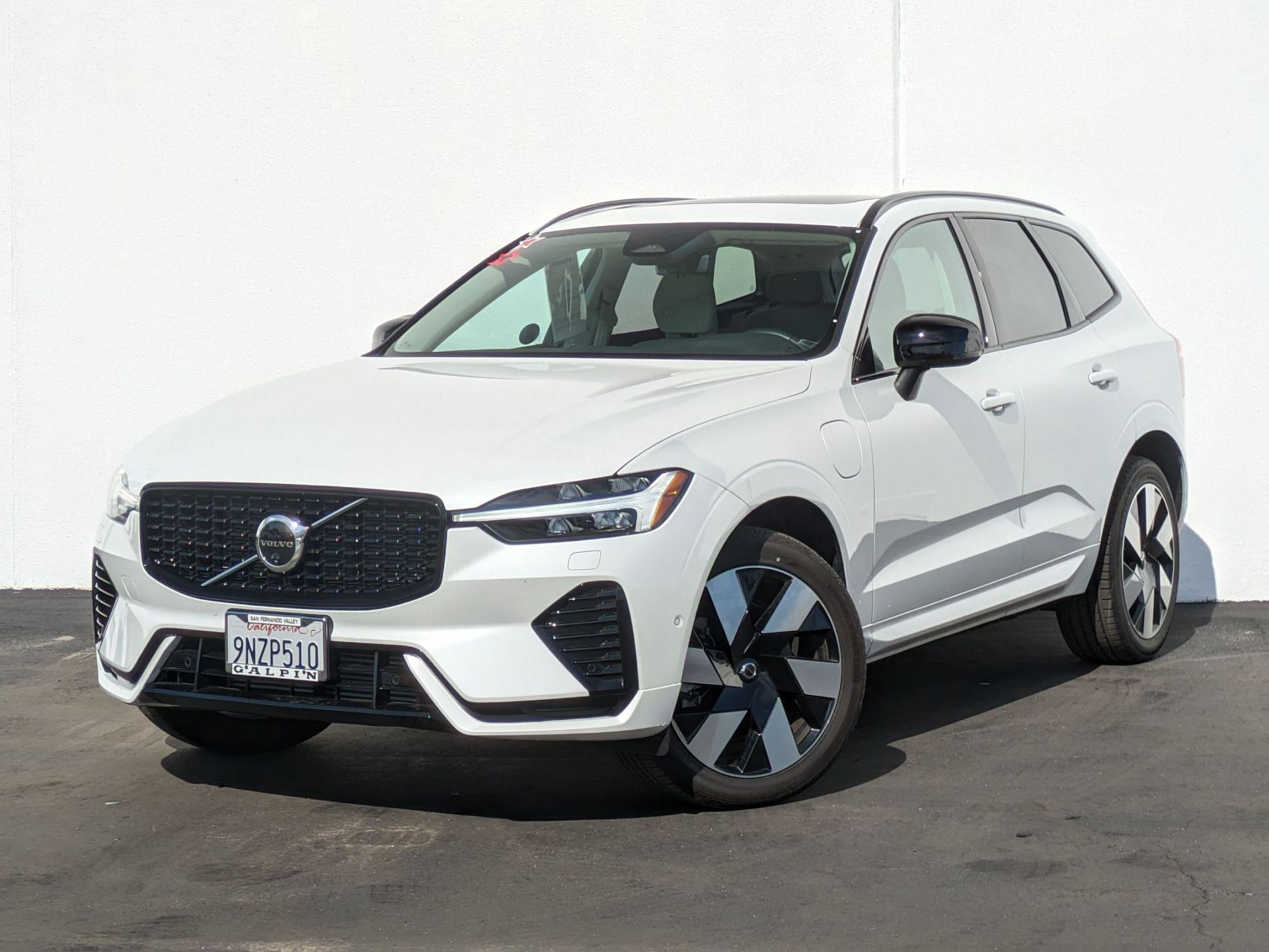 2025 Volvo XC60 Plug-In Hybrid T8 Plus