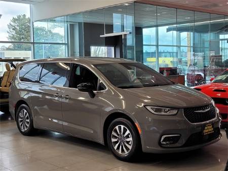 2025 Chrysler Pacifica Hybrid Select