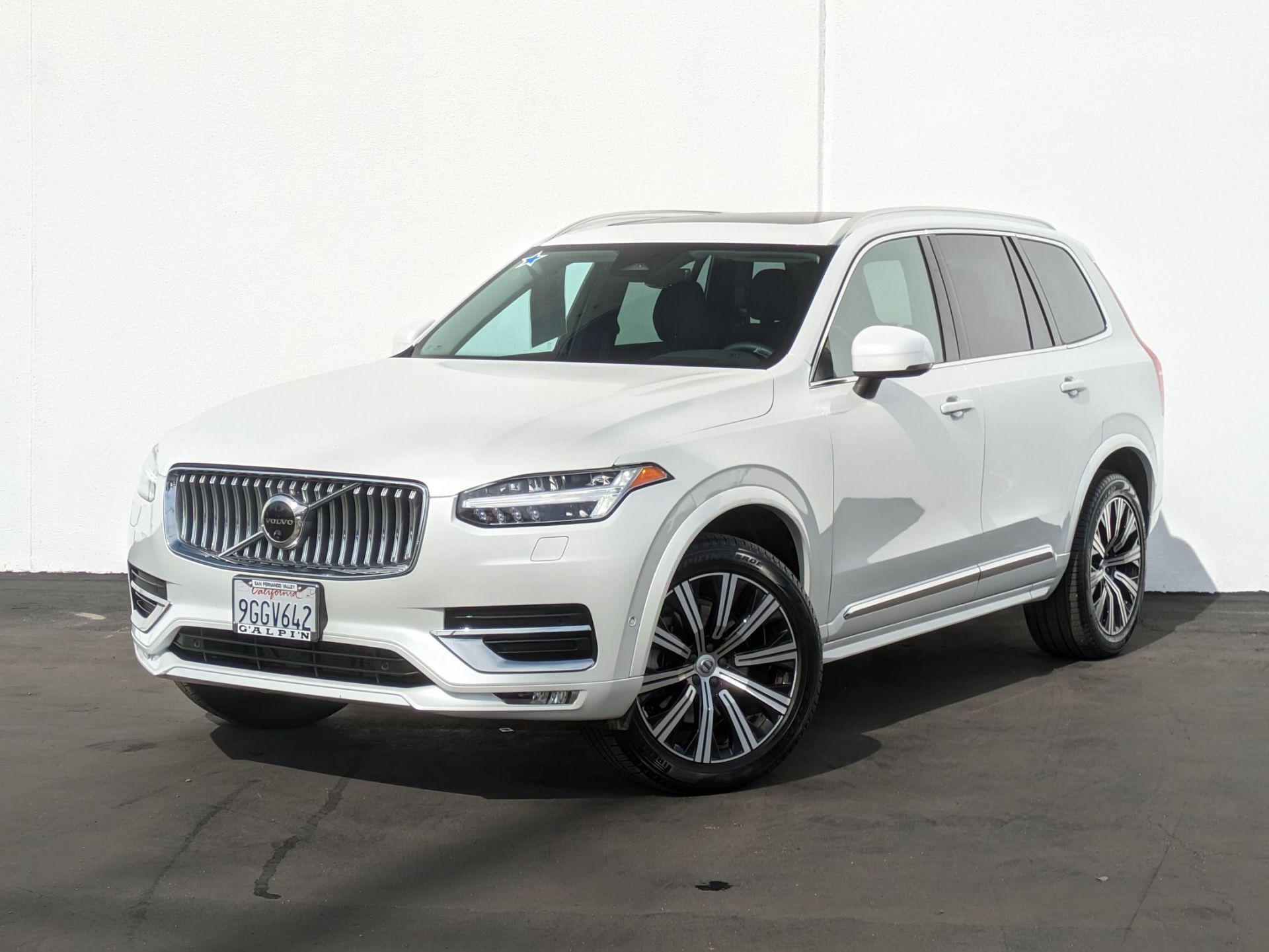 2023 Volvo XC90 B5 Plus