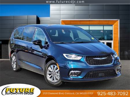 2025 Chrysler Pacifica Hybrid Select