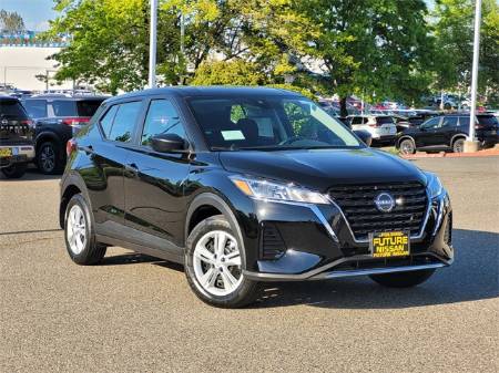 2025 Nissan Kicks S