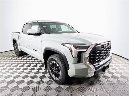 2025 Toyota Tundra 4WD SR5