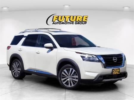 2022 Nissan Pathfinder Platinum