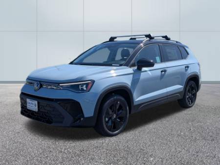 2025 Volkswagen Taos SE Black