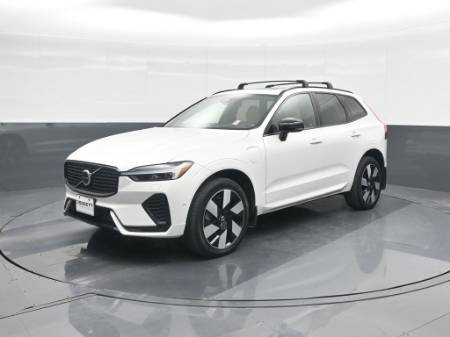 2024 Volvo XC60 Recharge Plug-In Hybrid Ultimate Dark Theme