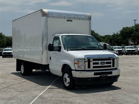 2025 Ford E-450SD Base