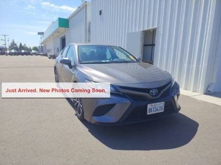 2019 Toyota Camry Hybrid SE