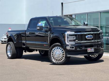 2025 Ford F-450SD Platinum