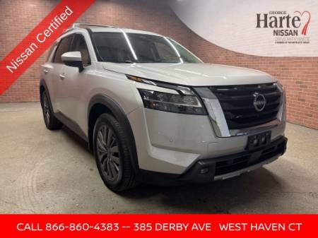 2022 Nissan Pathfinder SL