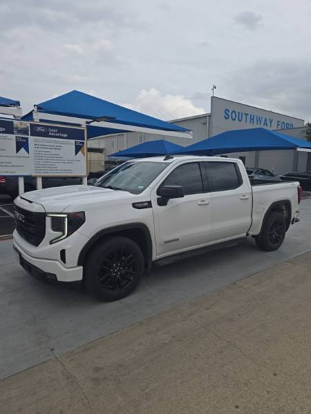 2023 GMC Sierra 1500 Elevation