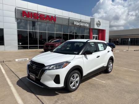 2025 Nissan Kicks S