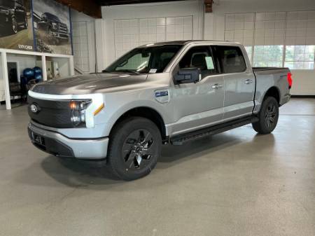 2025 Ford F-150 Lightning Flash