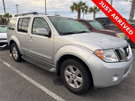 2008 Nissan Pathfinder SE