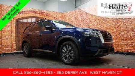 2023 Nissan Pathfinder SV