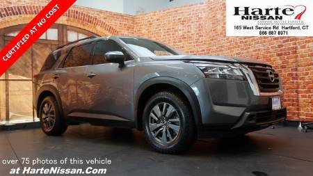 2022 Nissan Pathfinder SV