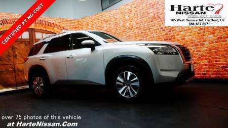 2022 Nissan Pathfinder SL