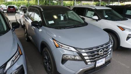 2025 Nissan Rogue SL