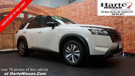 2023 Nissan Pathfinder SL
