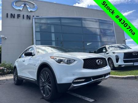 2017 INFINITI QX70 Base