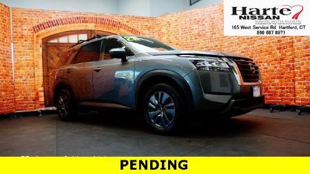 2022 Nissan Pathfinder SV