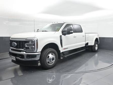 2026 Ford Super Duty F-350 DRW LARIAT