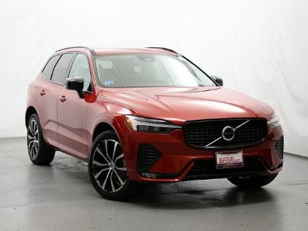 2023 Volvo XC60 B5 Plus Dark Theme