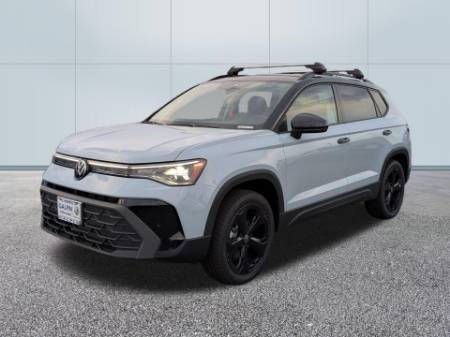 2025 Volkswagen Taos SE Black