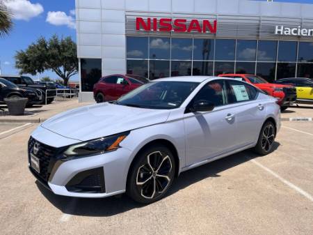 2025 Nissan Altima 2.5 SR
