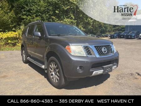 2011 Nissan Pathfinder LE